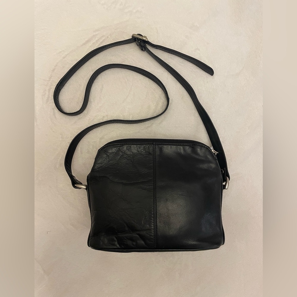 Wilson’s Leather Black Purse/Crossbody Bag